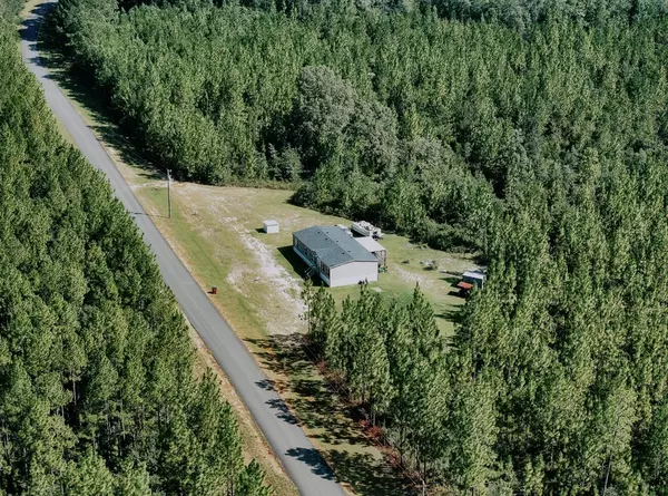 Baker, FL 32531,604 Charles Booker Road