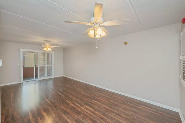 Mary Esther, FL 32569,209 W Miracle Strip Parkway  #C 202
