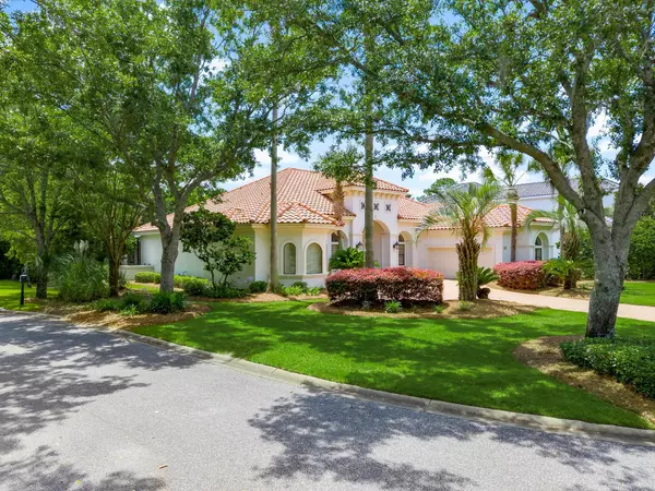 Destin, FL 32541,416 Admiral Court