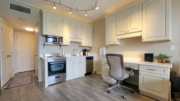 Fort Walton Beach, FL 32548,214 Miracle Strip Parkway  #B312