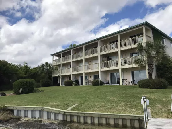 Mary Esther, FL 32569,1695 Hwy 98  #203