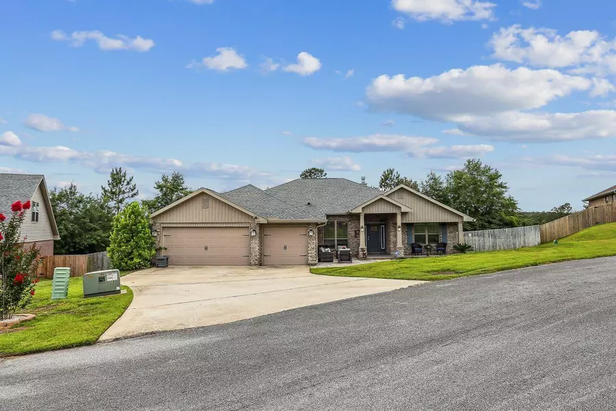 5744 Periwinkle Lane, Crestview, FL 32539
