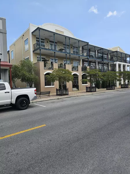 108 S Alcaniz Street  #108, Pensacola, FL 32502