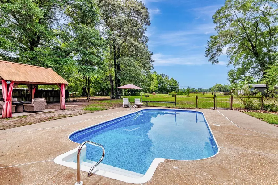 3544 State Highway 85, Laurel Hill, FL 32567