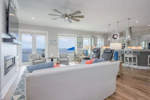 Gulf Breeze, FL 32563,6013 Emerald Sound Drive