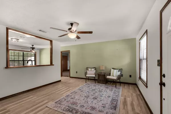 Crestview, FL 32539,223 W Pinoak Court