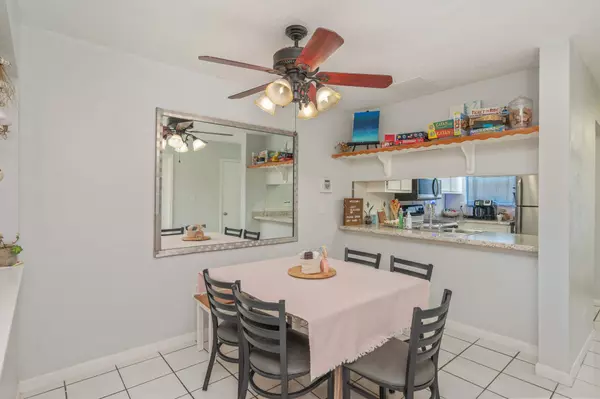 Fort Walton Beach, FL 32548,208 3rd Street  #J