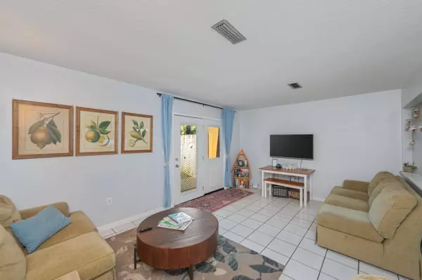 208 3rd Street  #J, Fort Walton Beach, FL 32548