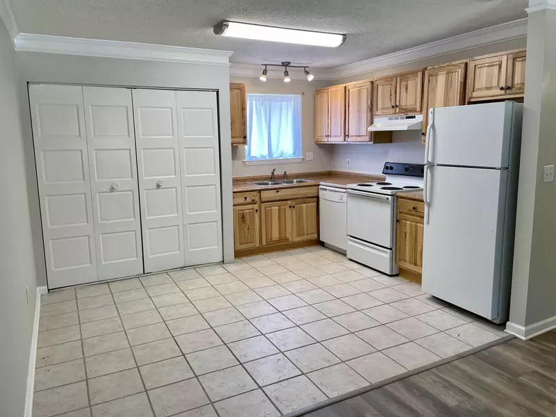 201 E College Boulevard  #46, Niceville, FL 32578