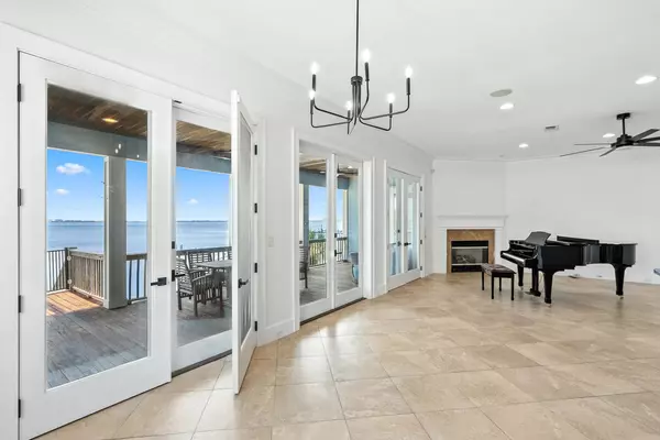 Gulf Breeze, FL 32563,2961 Bay Street