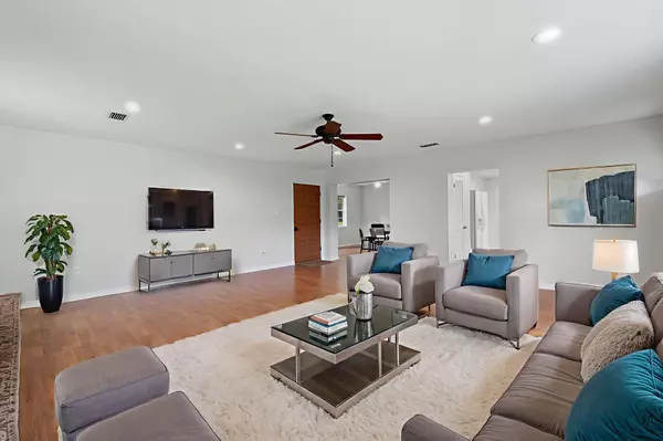 Defuniak Springs, FL 32435,194 Oaklawn Square