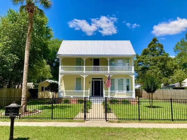 Defuniak Springs, FL 32435,290 Crescent Drive