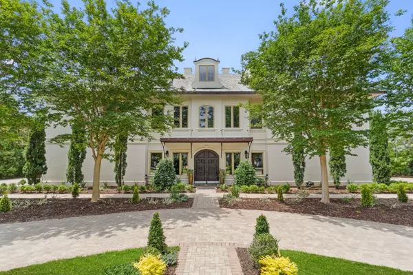 Destin, FL 32541,434 Captains Circle