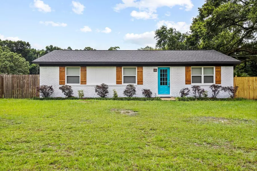 4352 Watkins Street, Pace, FL 32571