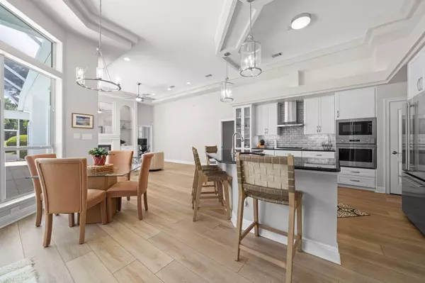 Destin, FL 32541,129 W Country Club Drive