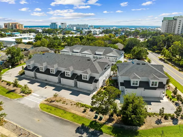 100 Beach Drive  #Unit 7, Destin, FL 32541
