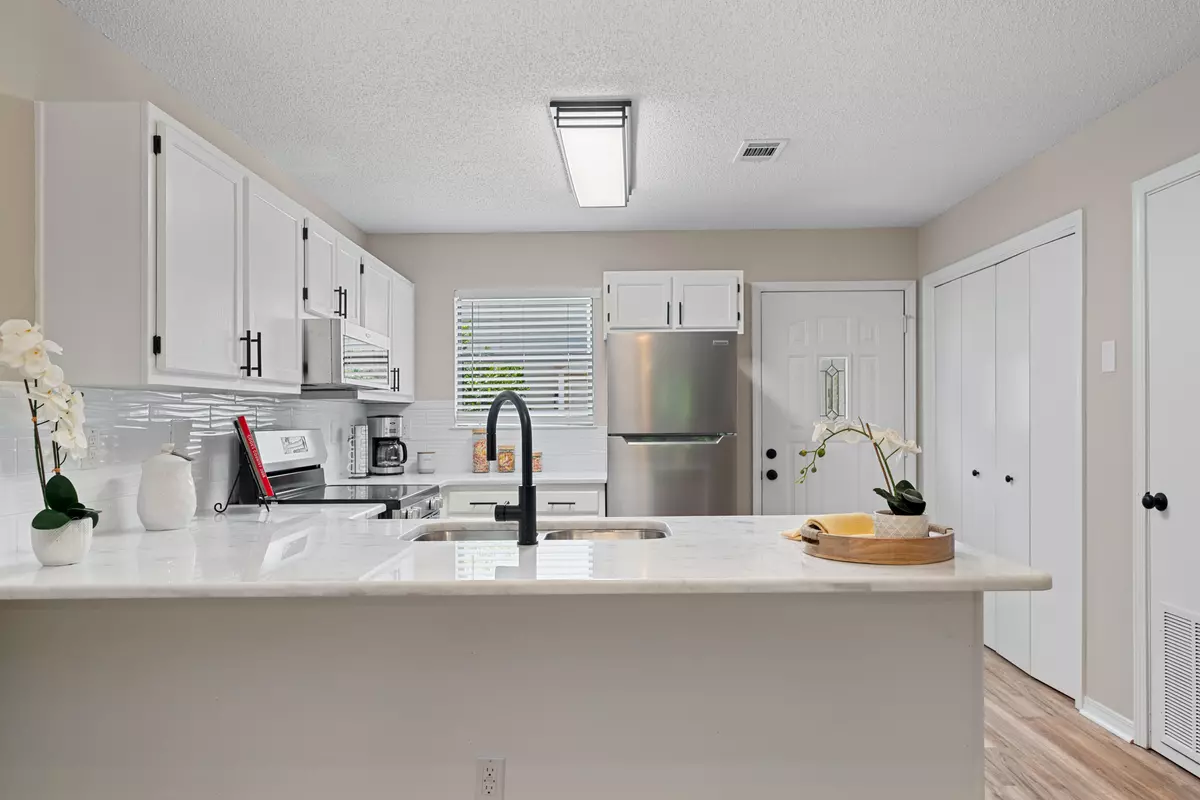 Mary Esther, FL 32569,1681 W Highway 98  #APT 3
