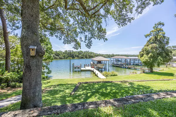 Shalimar, FL 32579,17 Poquito Road