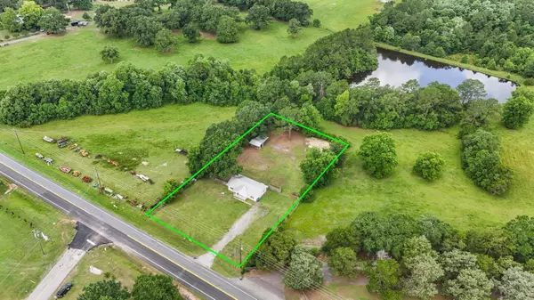 Defuniak Springs, FL 32433,5213 St Highway 83