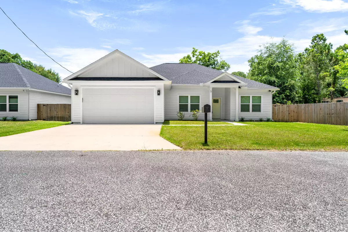 Mary Esther, FL 32569,5 Romana Lane