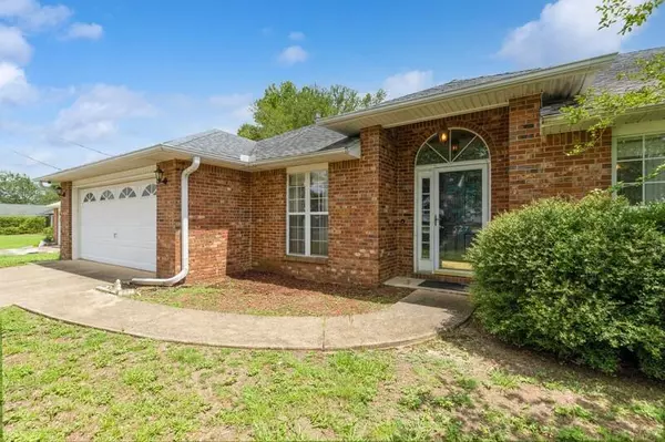 527 Tom Sawyer Lane, Crestview, FL 32536
