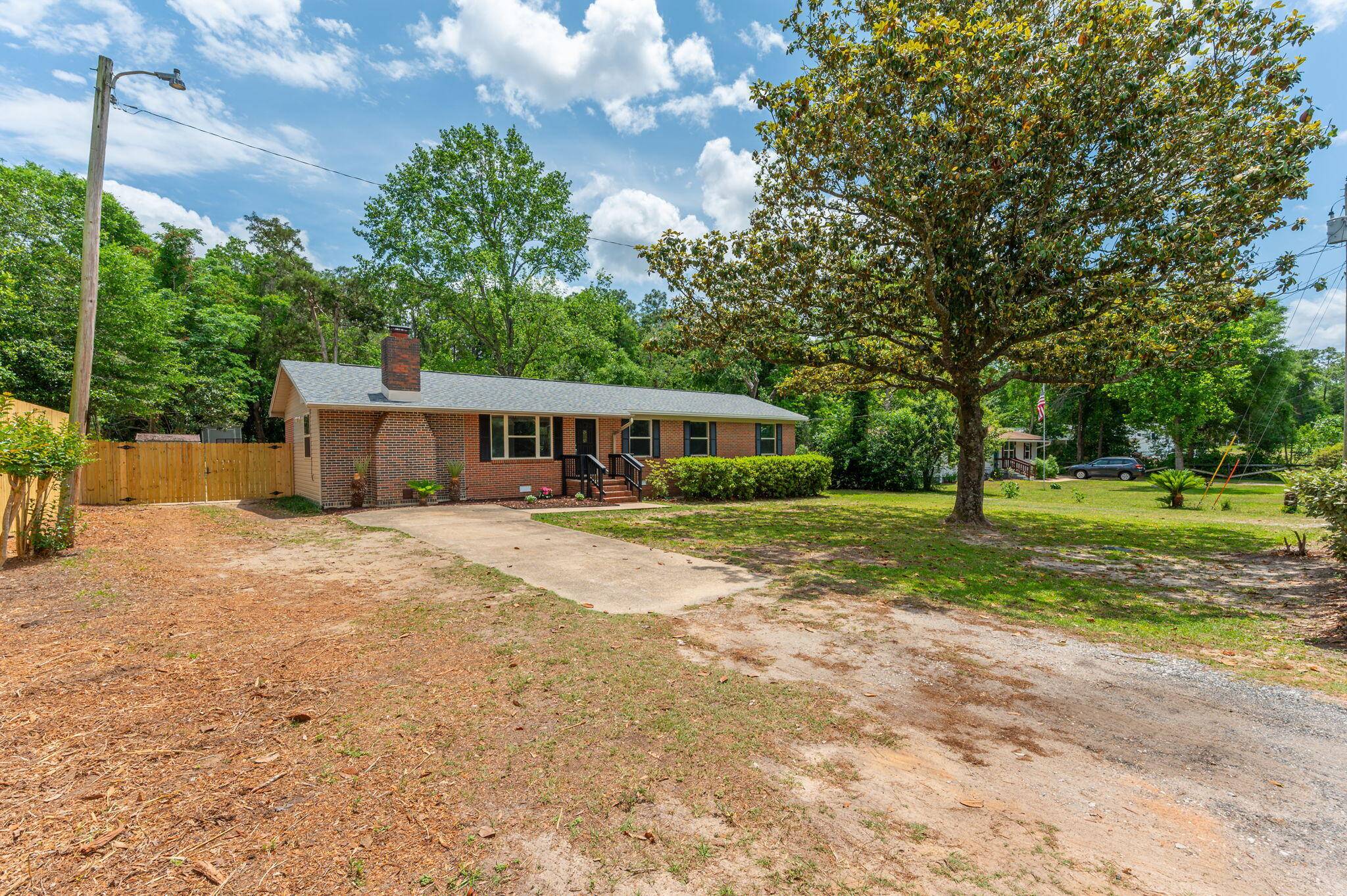 Crestview, FL 32536,699 Ridge Lake Road