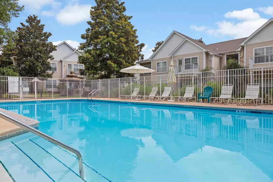 1501 N Partin Drive  #APT  234, Niceville, FL 32578