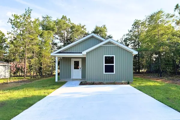 594 Tiger Lily Lane, Defuniak Springs, FL 32433