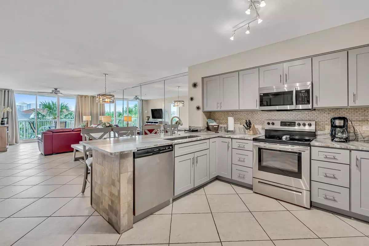 Destin, FL 32541,970 Highway 98 #202