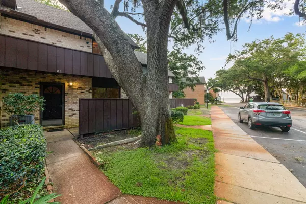 Destin, FL 32541,3871 Indian Trail #3E