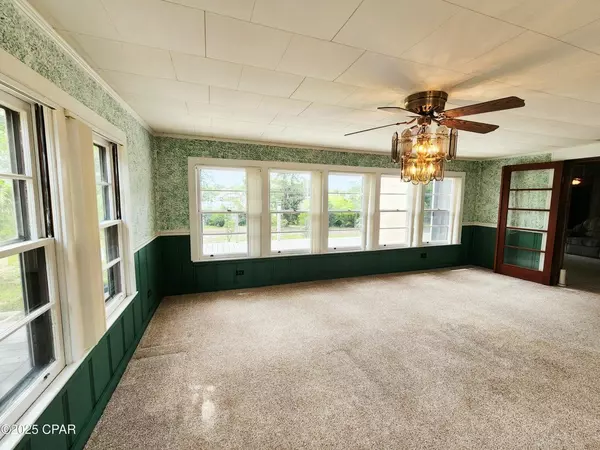 Panama City, FL 32404,5704 E Highway 98