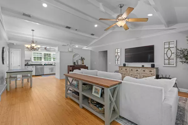 Defuniak Springs, FL 32435,188 Country Manor Road