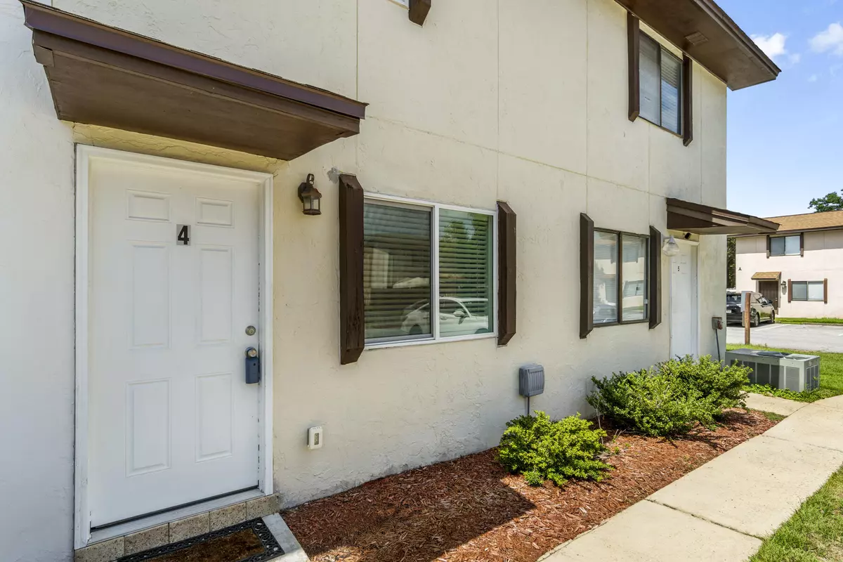 Destin, FL 32541,710 Legion Drive  #O4