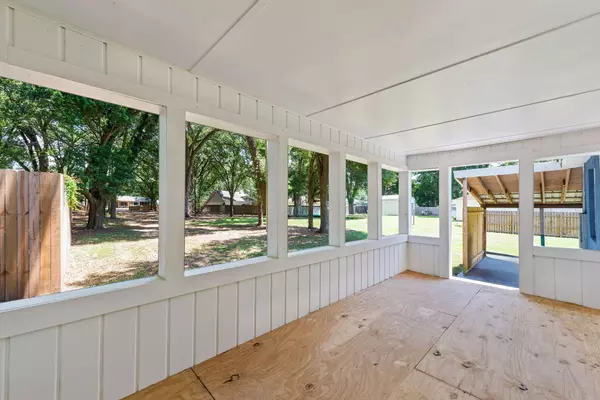 Pensacola, FL 32526,2833 Indiana Avenue