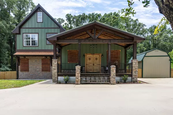 981 E Chestnut Avenue, Crestview, FL 32539