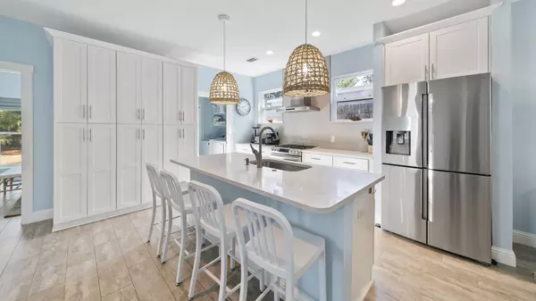 Santa Rosa Beach, FL 32459,115 N Barcelona Avenue