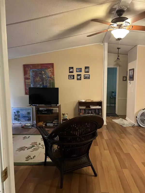 Defuniak Springs, FL 32433,467 Juniper Lake Drive