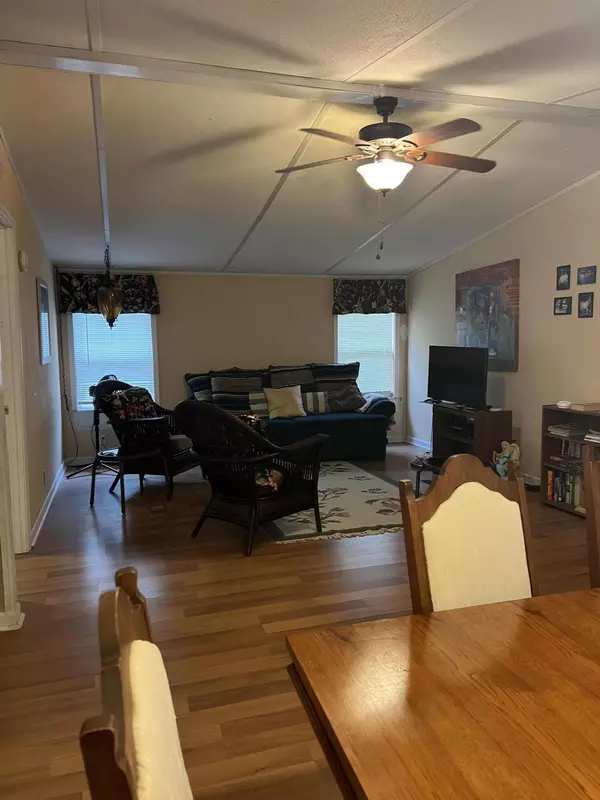 Defuniak Springs, FL 32433,467 Juniper Lake Drive