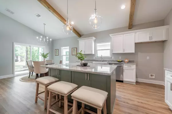 Pensacola, FL 32506,1402 Madelyn Wds Drive