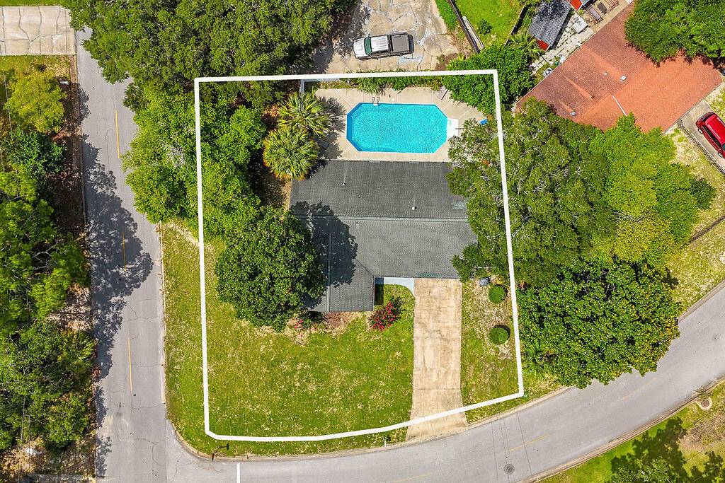 245 NW Bayou Woods Drive, Fort Walton Beach, FL 32548