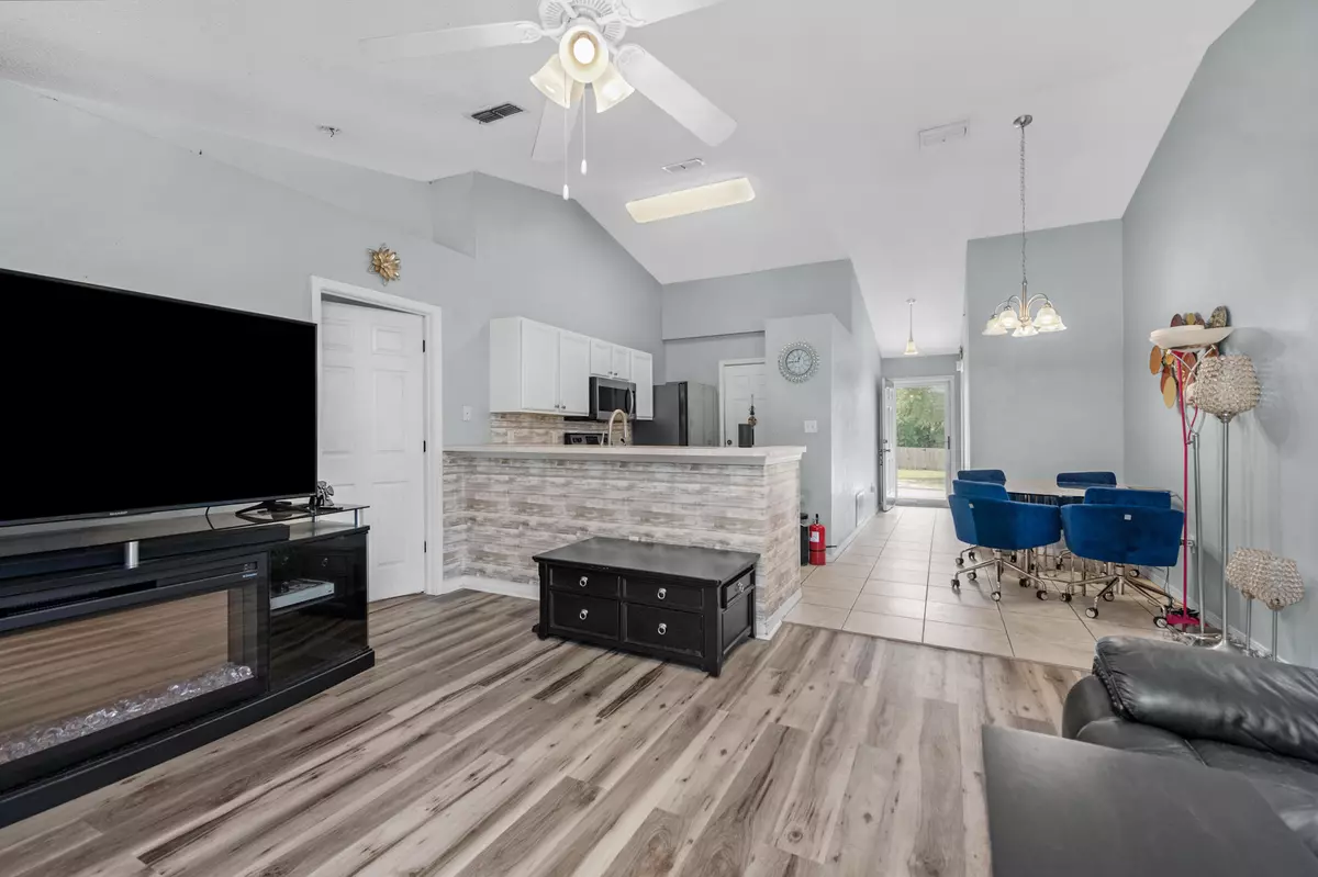 Crestview, FL 32536,118 Cabana Way