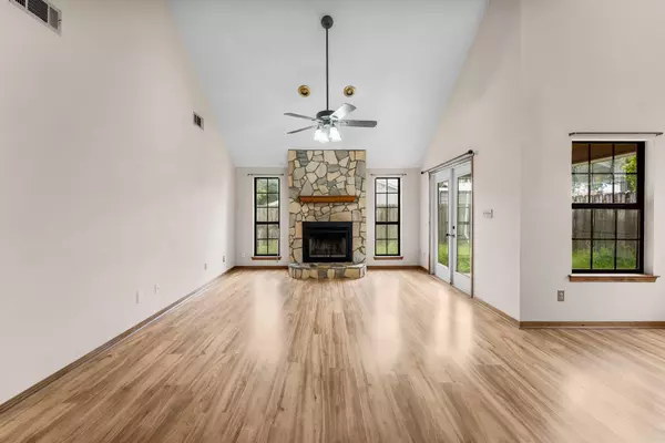 Mary Esther, FL 32569,206 Woodland Park Circle