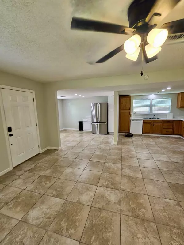 Fort Walton Beach, FL 32548,7 NW Highland Drive