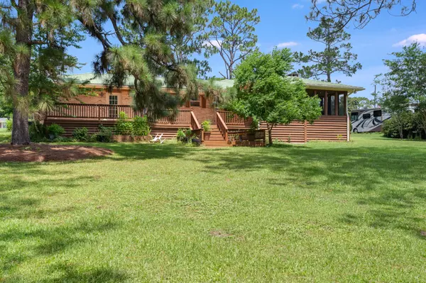 Defuniak Springs, FL 32433,991 Pinewood Drive