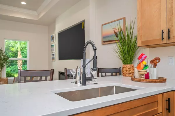 695 E Bowers Avenue, Crestview, FL 32539