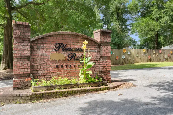 Defuniak Springs, FL 32435,48 S Pleasant Drive