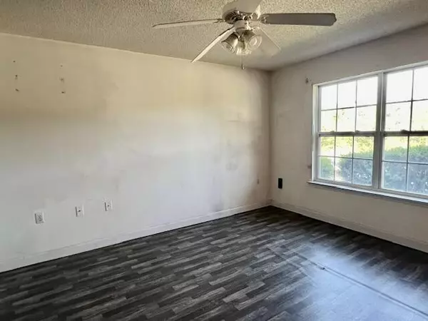 Crestview, FL 32539,5151 Eagle Way