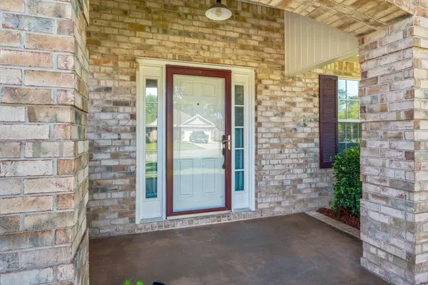 Defuniak Springs, FL 32433,80 Azalea Trace