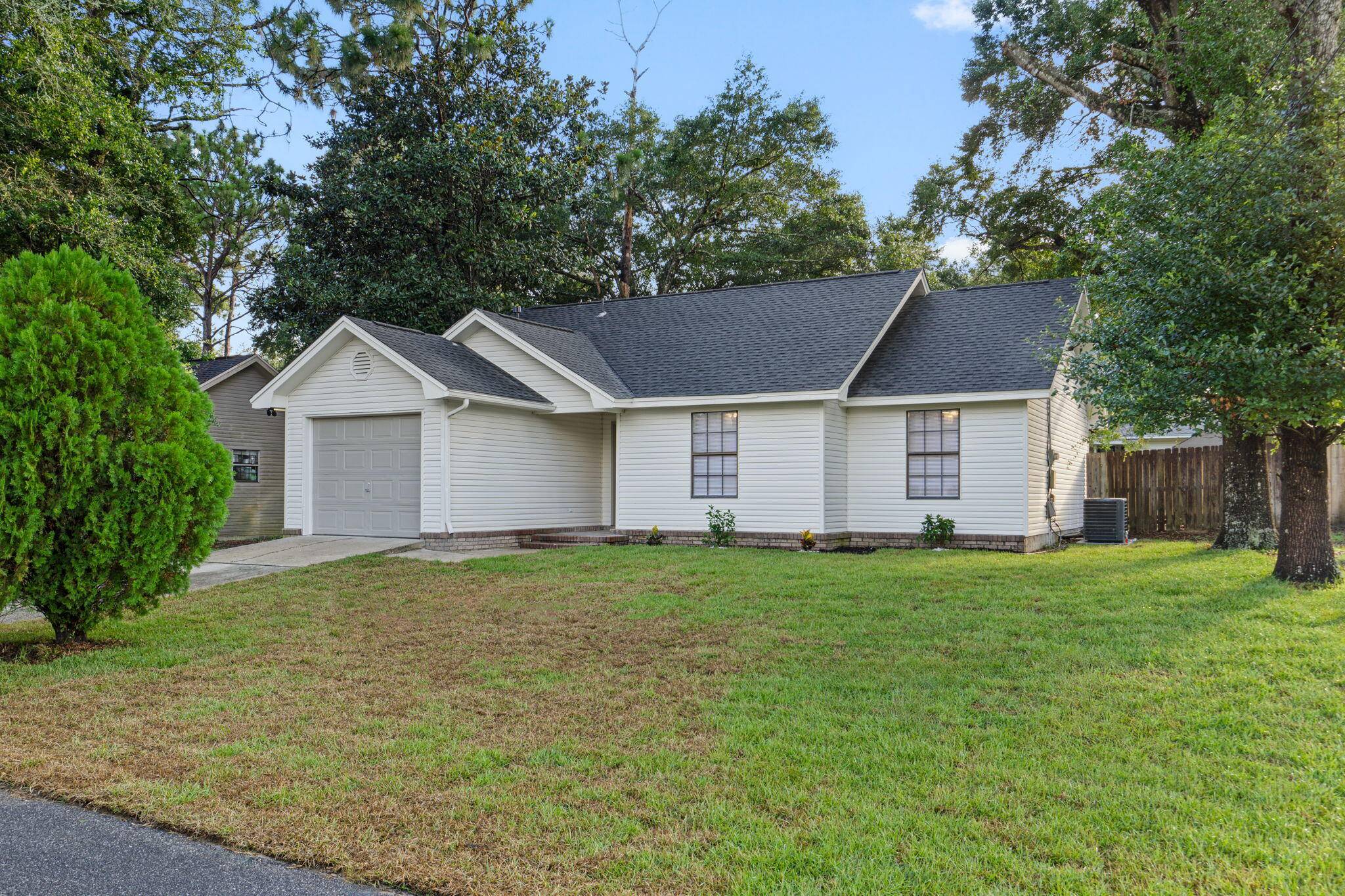 136 Oak Terrace Drive, Crestview, FL 32539