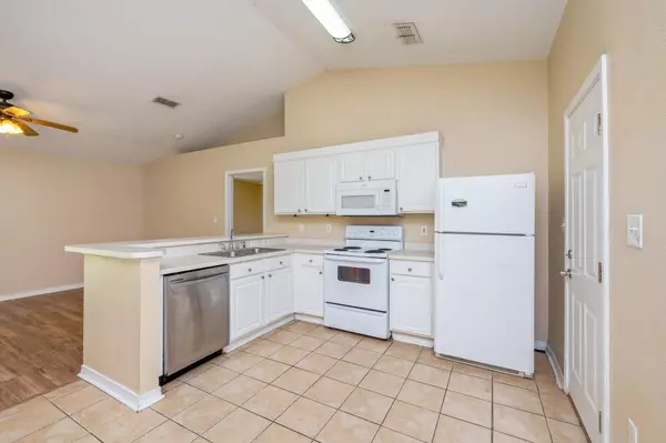 Crestview, FL 32536,104 Cabana Way